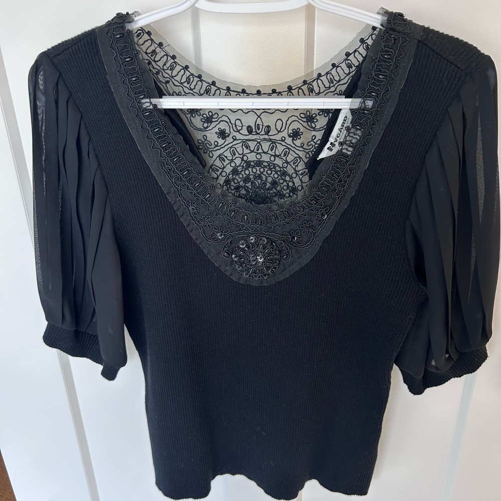 Peter Nygard Black Lace Accent Fitted Blouse, sheer/pleated sleeves, very pretty
